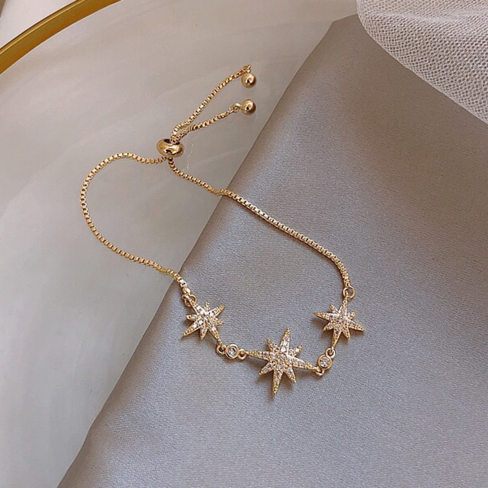 Gold Tone Star 🌟 Bracelet